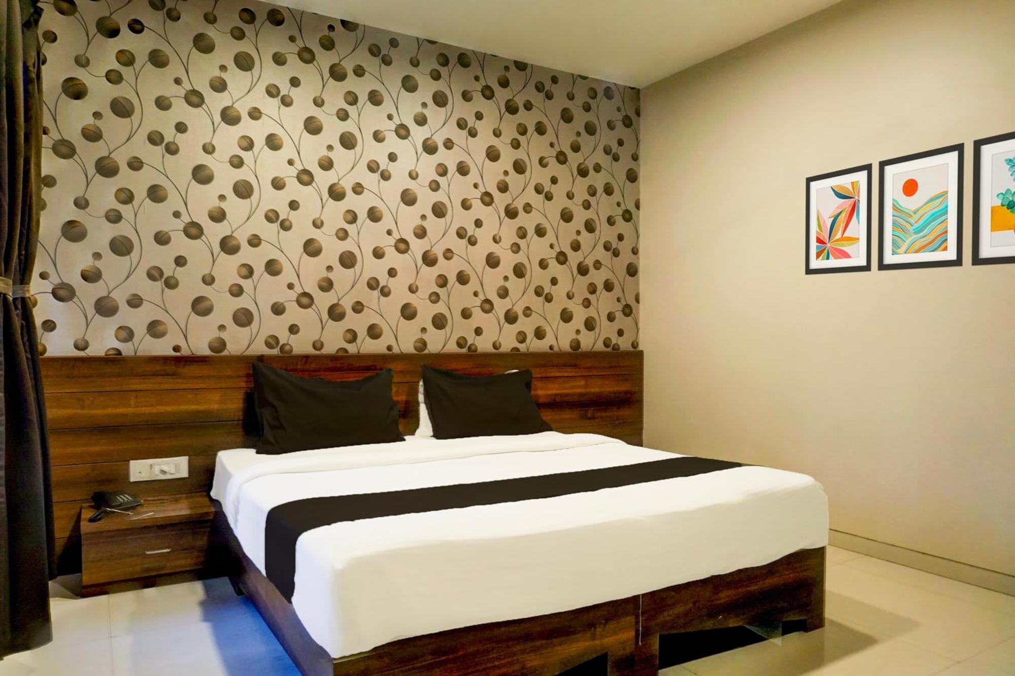 Super Townhouse Oak Viman Nagar Formerly Kuber Inn Kharadi Zewnętrze zdjęcie